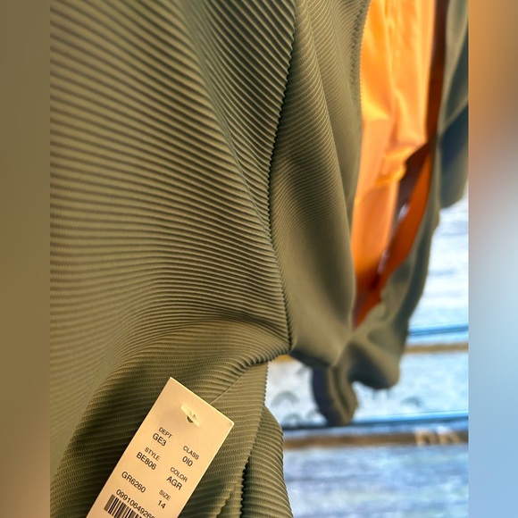 NWT J. Crew Seafoam Green Rashguard Bathingsuit - Picture 3 of 4